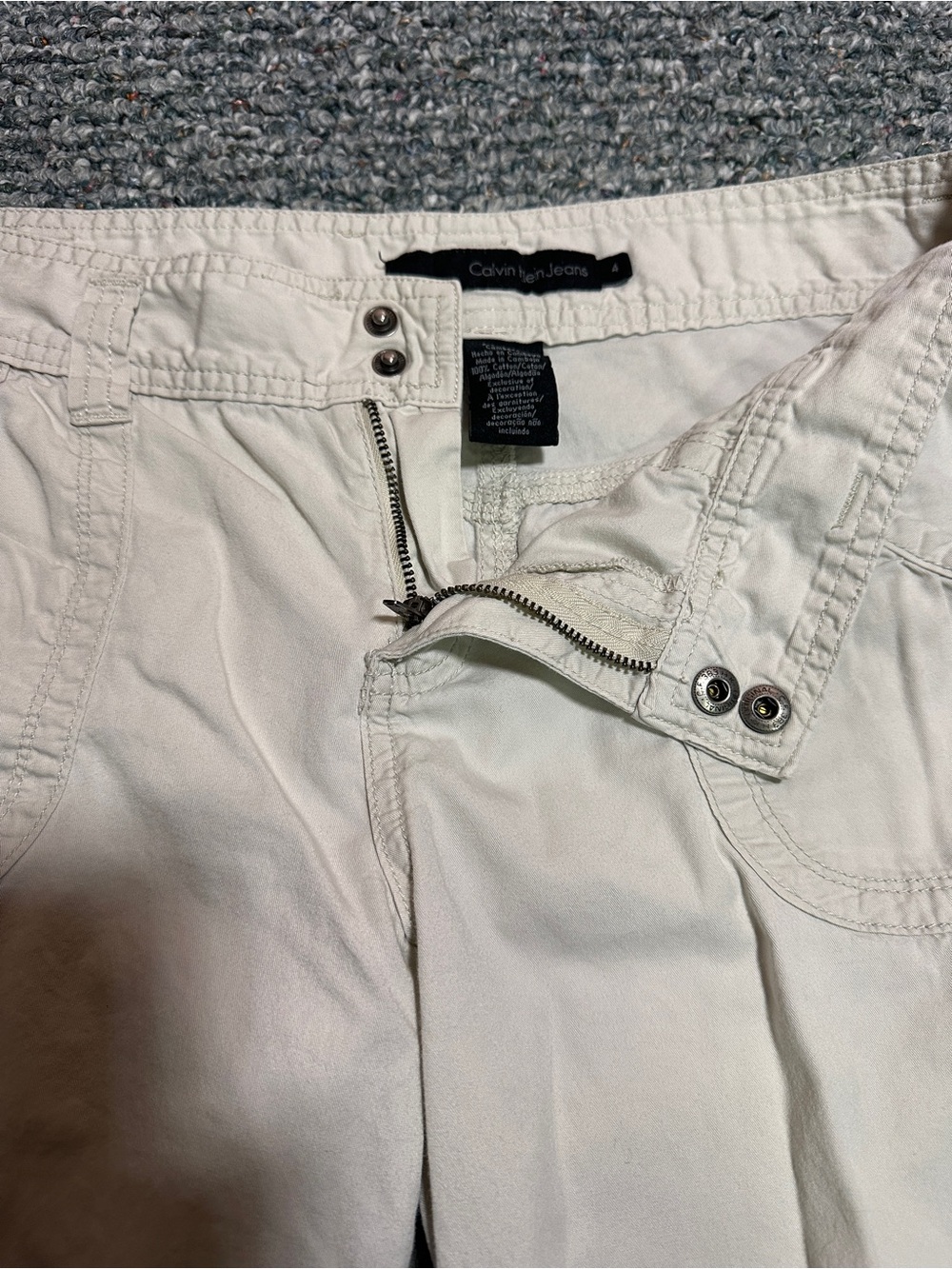 Y2K Calvin Klein Jeans Cream Cargo Crop Capris Pants Mid Rise - Picture 3 of 6